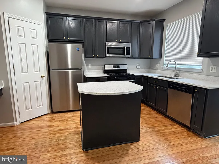 21779 Brondesbury Park Ter — Photo 14
