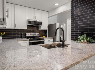 10943 Carmel Crossing Rd, Charlotte, NC 28226