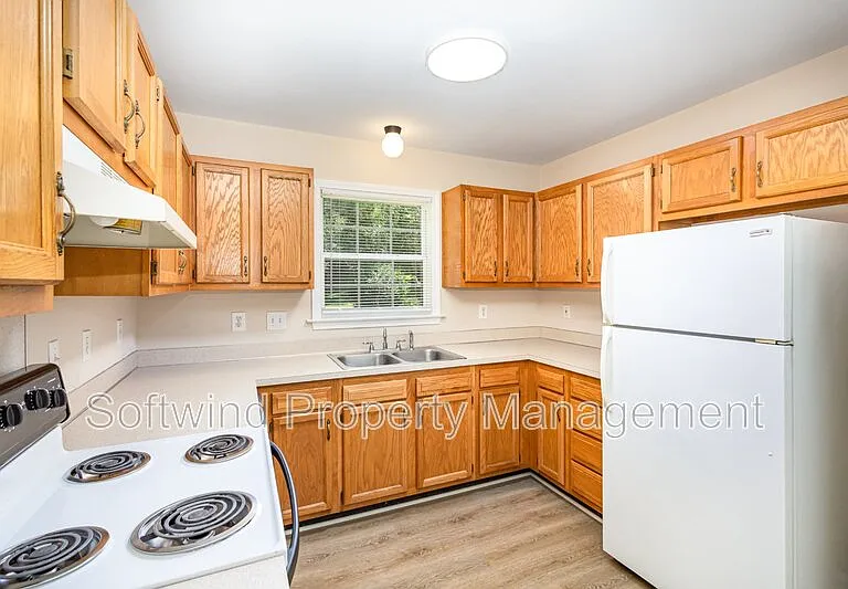 1217 Summer St — Photo 3