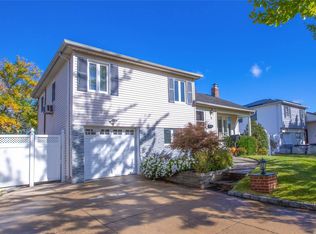 9 Walnut Dr, Syosset, NY 11791