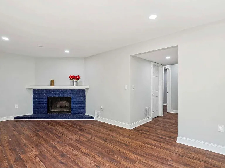 7081 Leewood Forest Dr — Photo 14