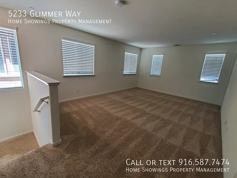 5233 Glimmer Way — Photo 4