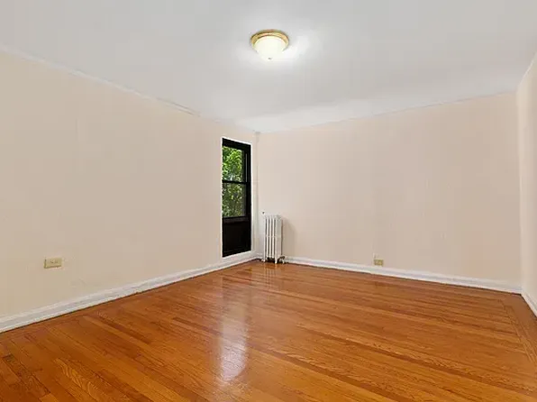 2728 Henry Hudson Parkway image 3 of 5