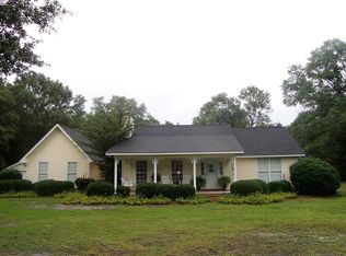 377 Oak Island Dr, Jesup, GA 31545