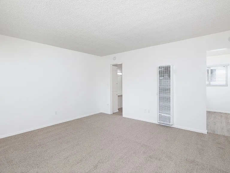 1128 Felspar Street — Photo 11