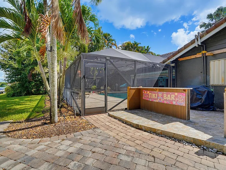 1619 Wiltshire Village Dr — Photo 43