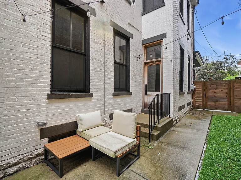 811 Monroe St — Photo 49