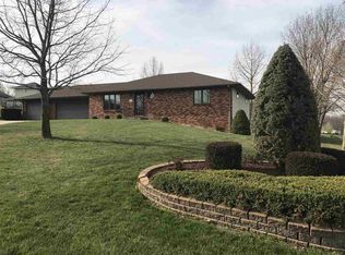 1508 Loma Cir, Beatrice, NE 68310