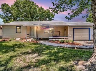 517 S Becker Ave, Moundridge, KS 67107