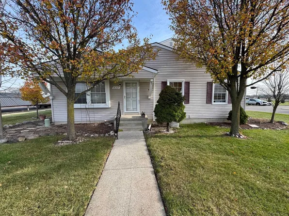 28307 Raleigh Crescent Dr #67, New Baltimore, MI 48051