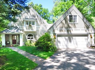 12 Chiltern St, Farmington, CT 06032