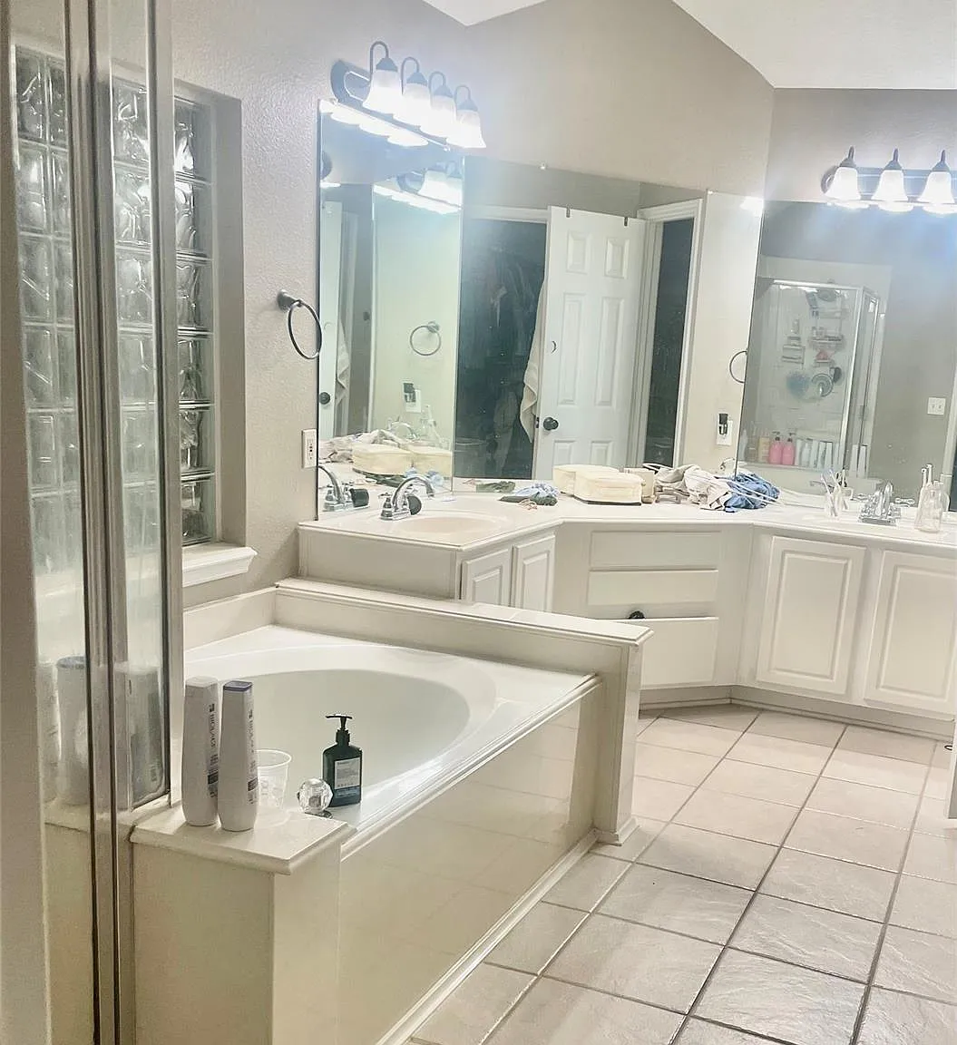 4 bed, 2.5 bath, 2474 sqft, $2,500 — Photo 4