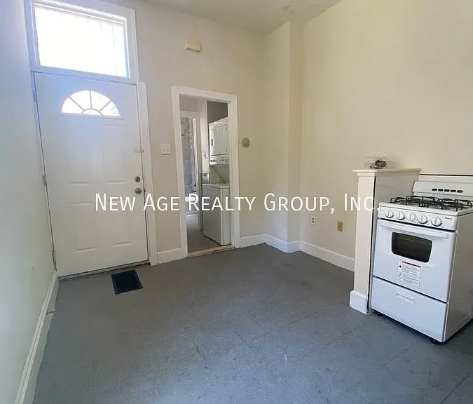 3829 Hamilton St #A-1F — Photo 2