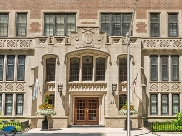 220 E Walton Pl #9W, Chicago, IL 60611