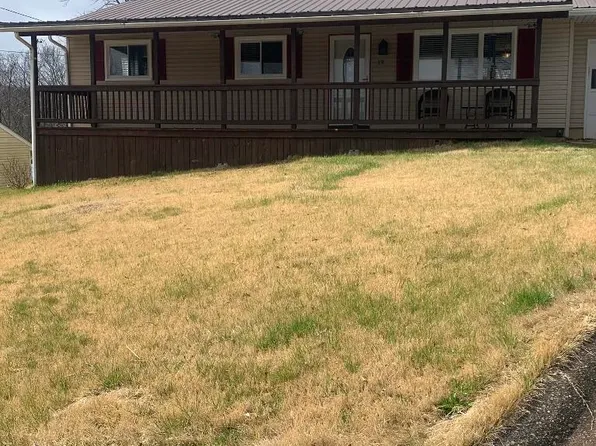 19 Hambrick Rd, Nitro, WV 25143