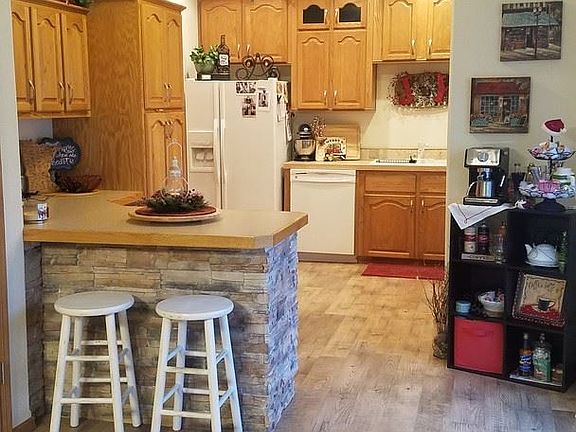 5th image of 135 Allen Hill Dr