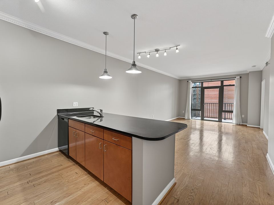 Living room / dining room area