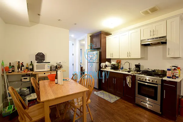 Rented by null | media 52