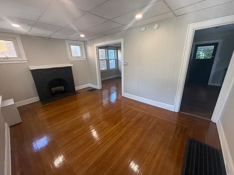 565 Prospect Pl — Photo 4