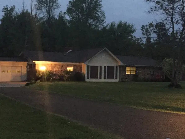 445 Kimberly Dr, Columbus, MS 39702