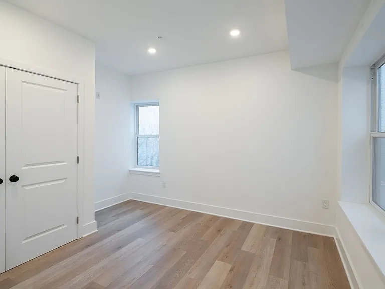 1513 W Girard Avenue — Photo 7