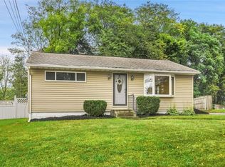 12 E Dogwood Dr, Poughkeepsie, NY