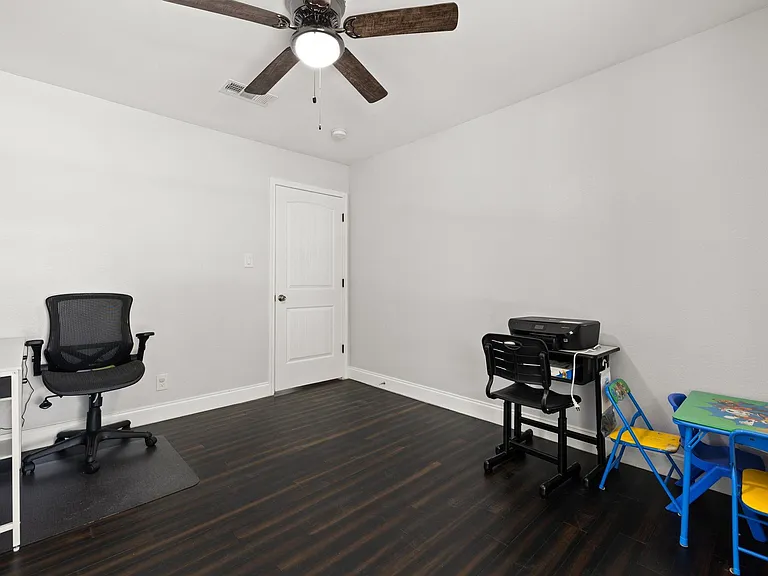 2114 Briargreen Dr — Photo 25