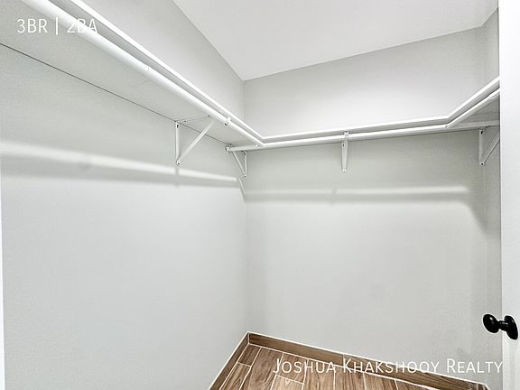 5th image of 4620 Compton Ave