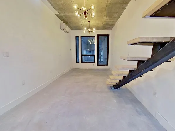 27 Montrose Avenue image 13 of 30