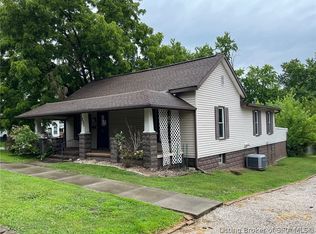 231 W Vine St, Oakland City, IN 47660