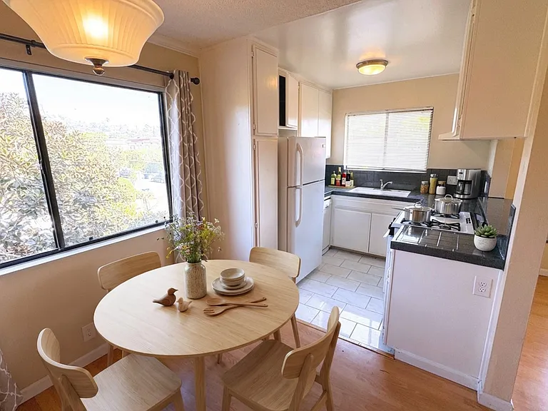 4436 Franklin Ave. Los Angeles, CA 90027 — Photo 16