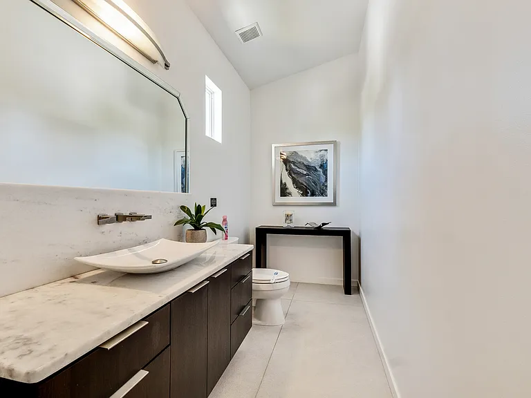 9100 San Martin Blvd NE — Photo 32