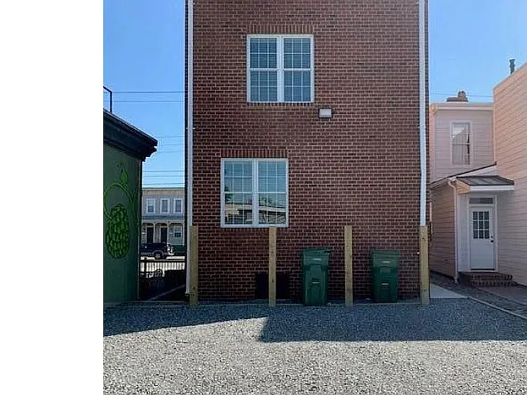 1608 W Cary St — Photo 12
