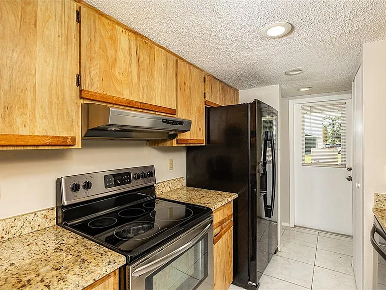 2517 E Stanley Matthew Cir — Photo 4