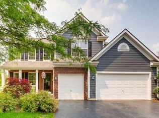 3840 Village Club Dr, Powell, OH