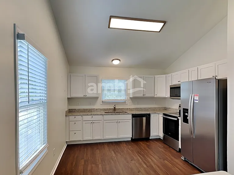 1566 Pheasant Run Dr — Photo 3