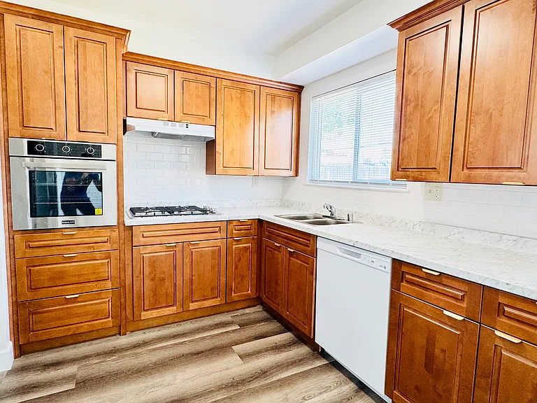 63 Cathcart Ave — Photo 1