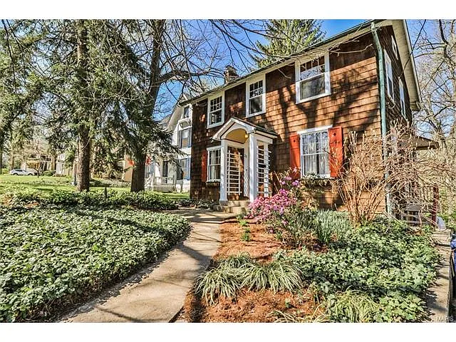25 Plant Ave photo 1