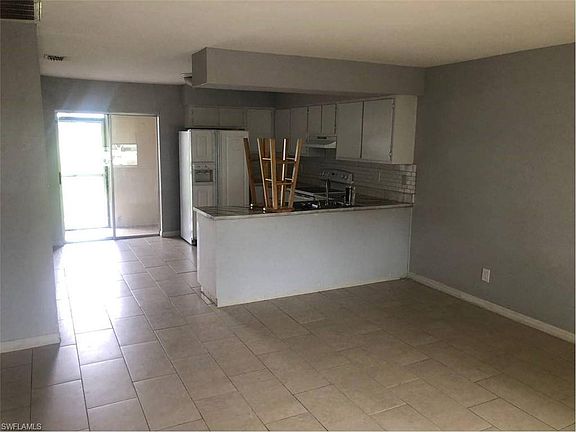 2nd image of 1026 NE 8th Pl