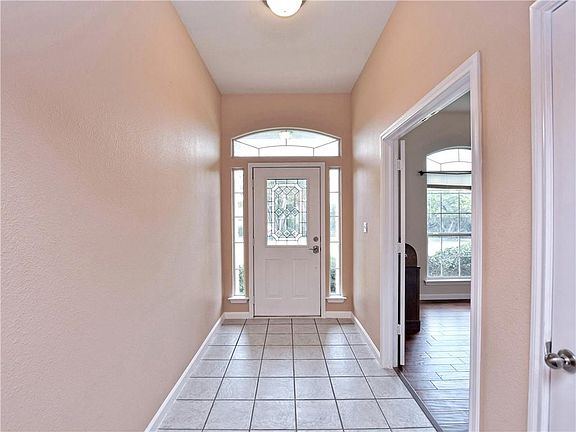 3rd image of 7414 Spanish Oak Dr