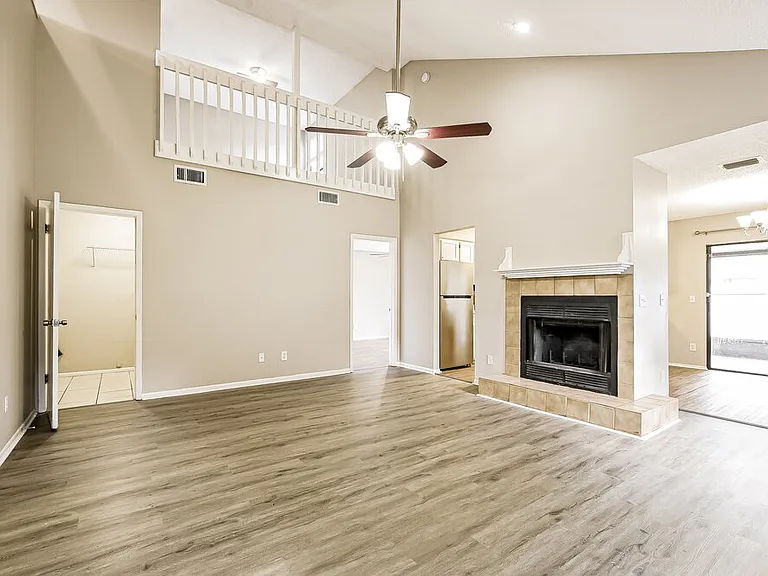 1226 Creekbottom Cir — Photo 4