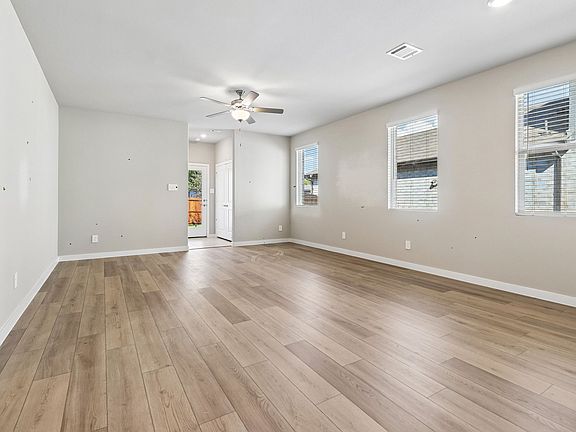 4th image of 3228 Hopewell Ln