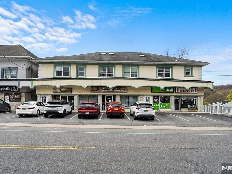581 High Mountain Rd #5 — Photo 1