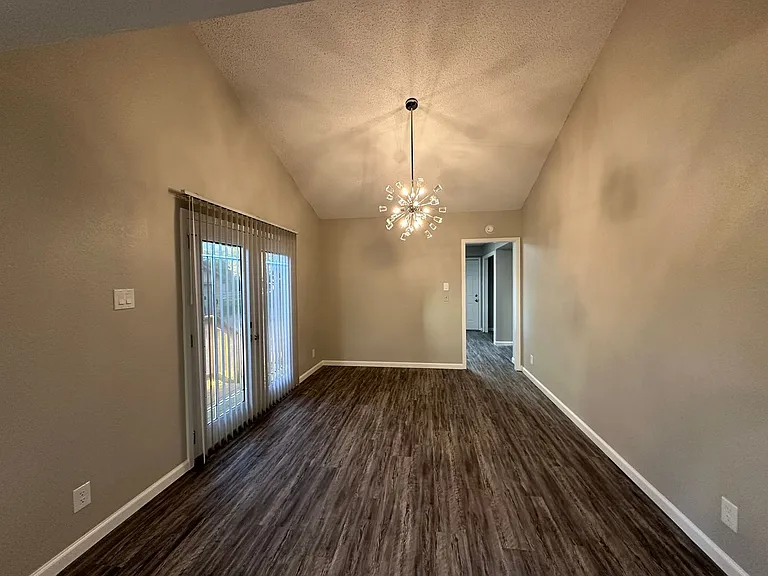 295 Mooring Cir — Photo 11