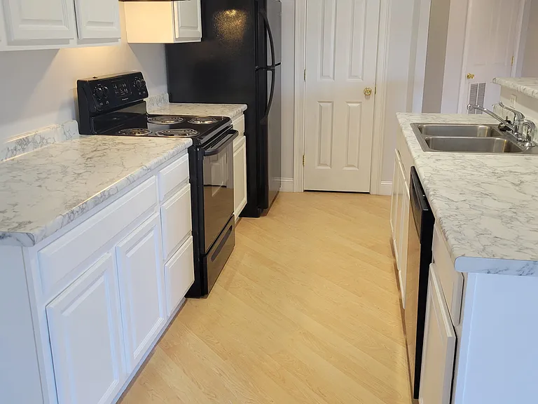 14 Bacon St #E — Photo 16