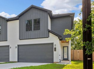 518 Clinton St #B, Conroe, TX 77301