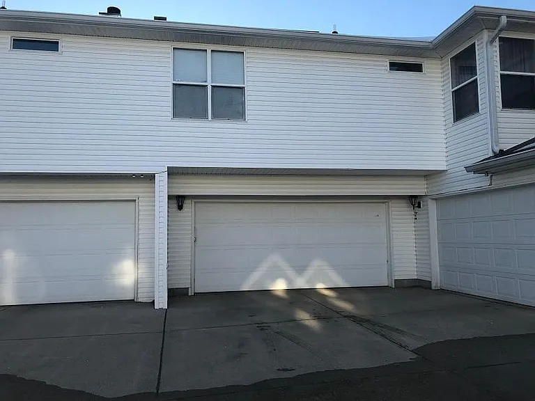 Attached 2 car garage