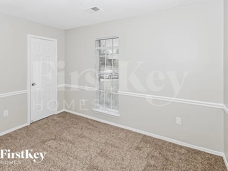 6495 Westbury Ave — Photo 12