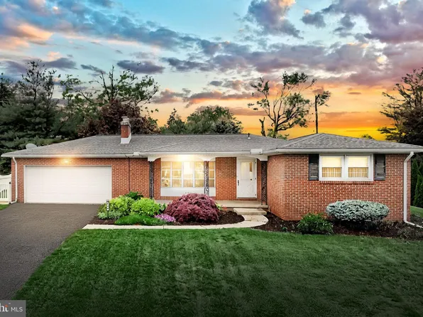 540 Cortleigh Dr, York, PA 17402