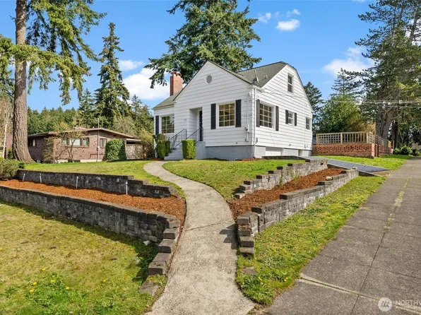 137 Farallone Avenue Ct, Fircrest, WA 98466